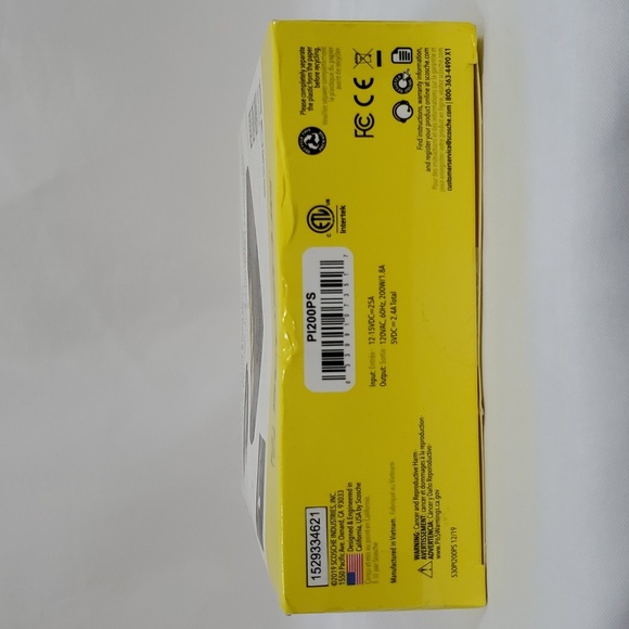 Scosche PI200PS-1 INVERT200 200W Mobile Power Inverter with 3 AC Outlets, 4 USB - Picture 8 of 16